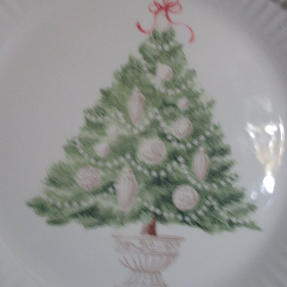 LENOX BUTLERS PANTRY CHRISTMAS TREE HTF LUNCHEON PLATE - Picture 5 of 5